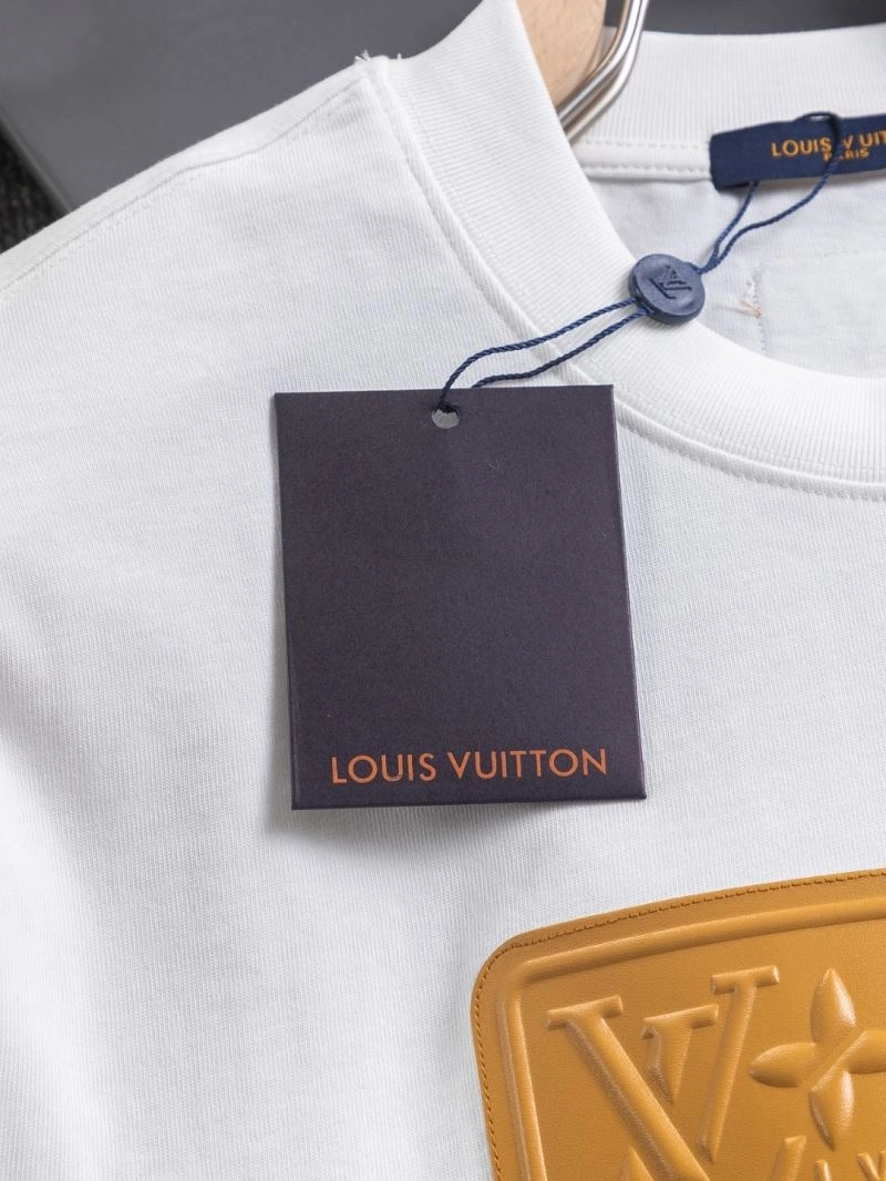Snug Louis Vuitton T-Shirts 133246