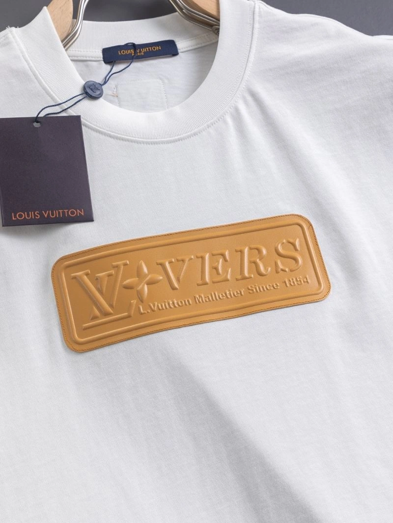 Snug Louis Vuitton T-Shirts 133246