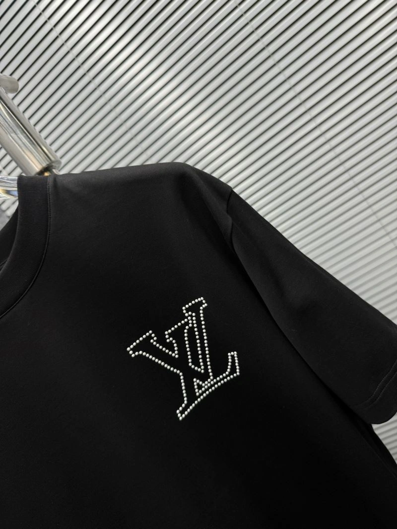 Louis Vuitton T-Shirts Breathable 133230