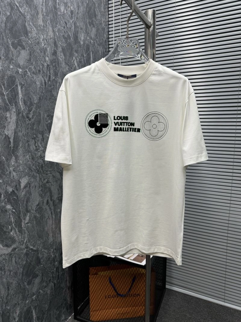 Snug Louis Vuitton T-Shirts 133254