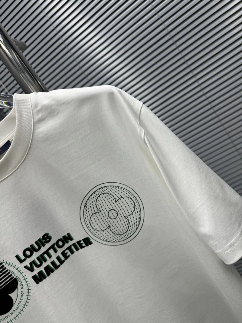 Snug Louis Vuitton T-Shirts 133254