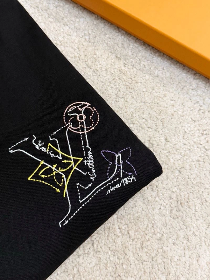 Louis Vuitton T-Shirts Minimalist 133232