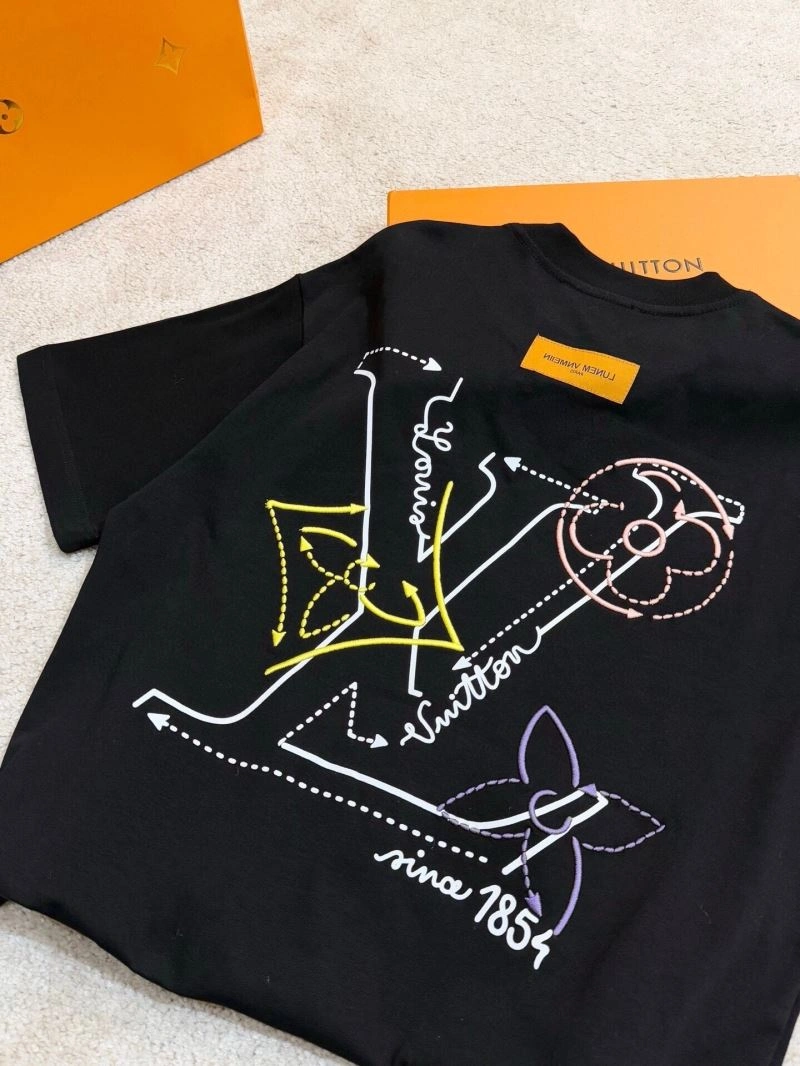 Louis Vuitton T-Shirts Minimalist 133232
