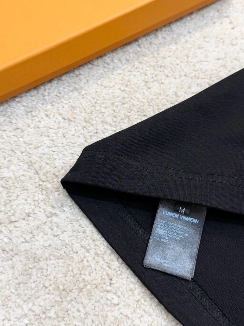 Louis Vuitton T-Shirts Minimalist 133232