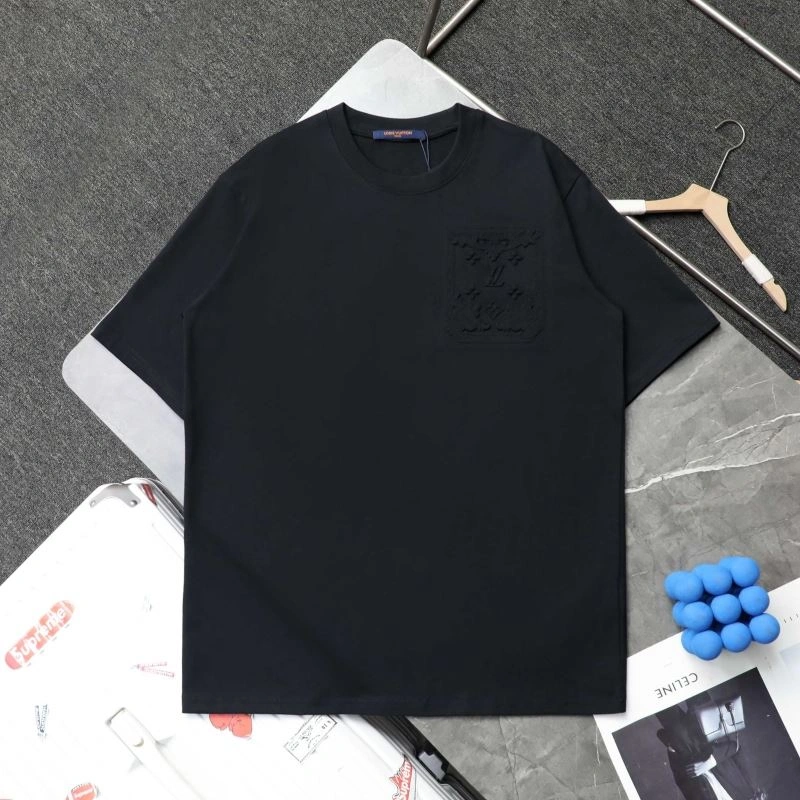 Elegant Louis Vuitton T-Shirts 133228