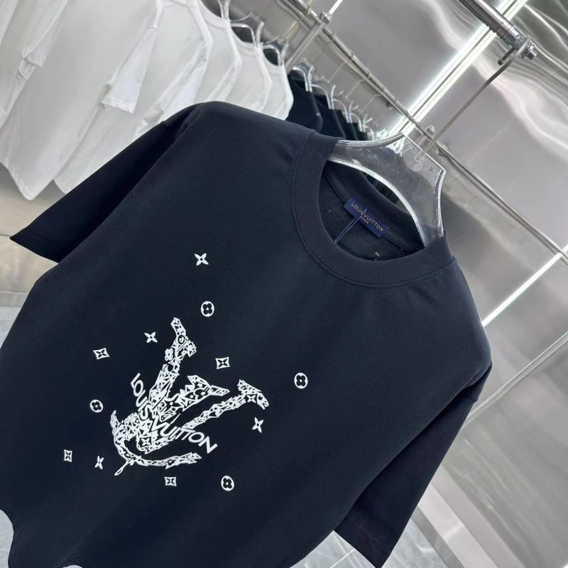 Tailored Louis Vuitton T-Shirts 133225