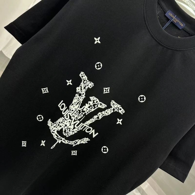 Tailored Louis Vuitton T-Shirts 133225