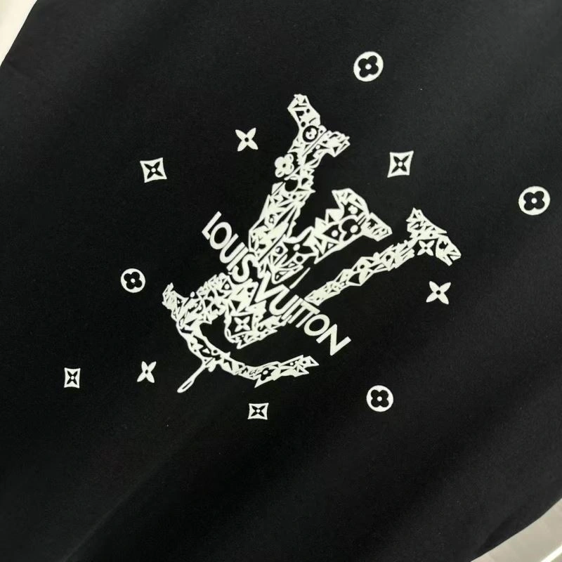 Tailored Louis Vuitton T-Shirts 133225