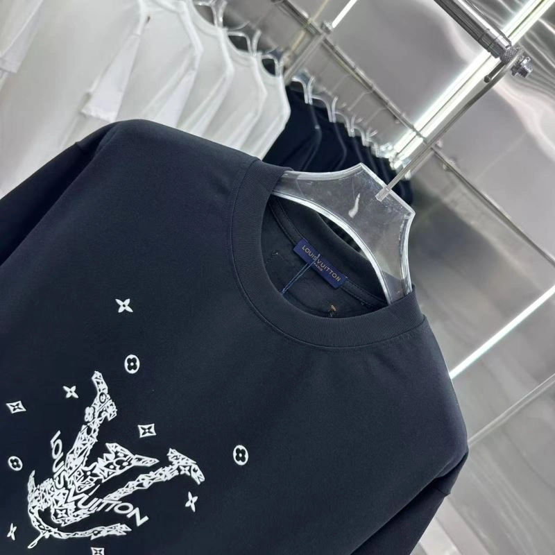 Tailored Louis Vuitton T-Shirts 133225