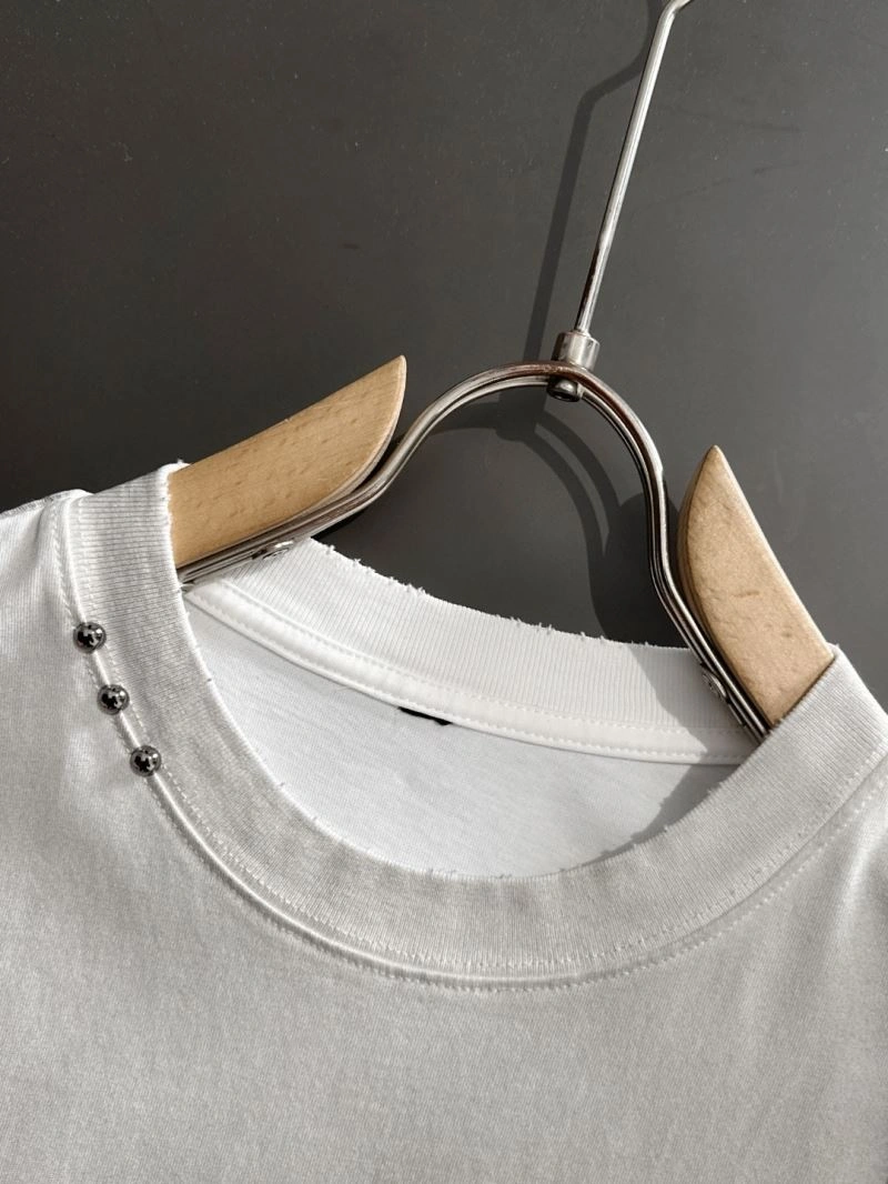 Elegant Louis Vuitton T-Shirts 133208