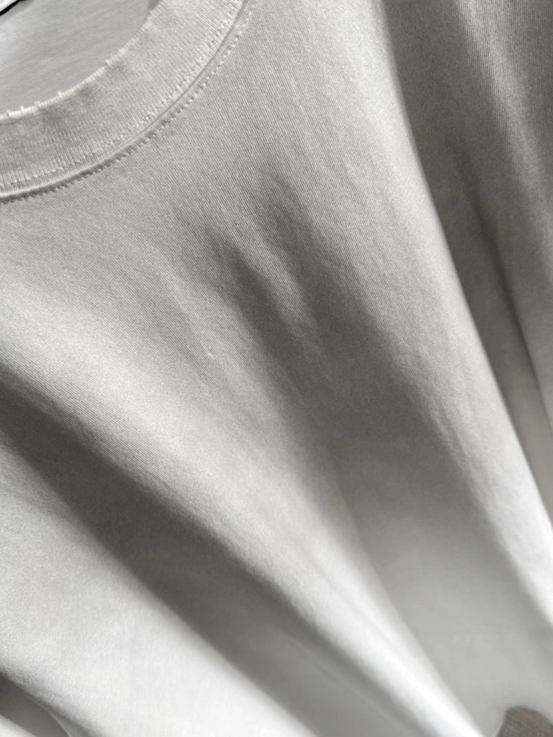 Elegant Louis Vuitton T-Shirts 133208