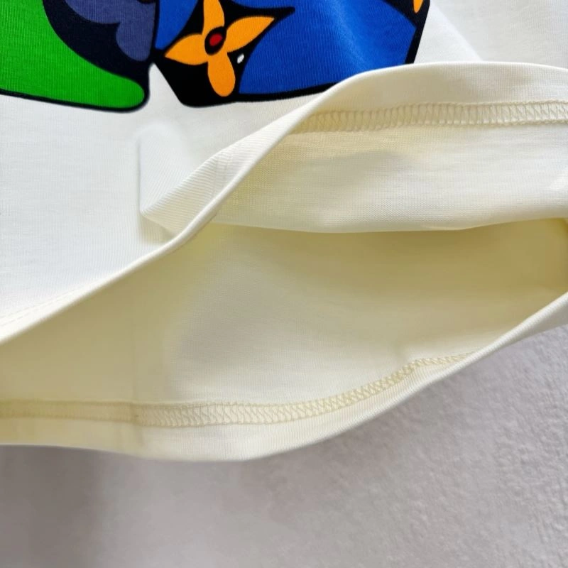 Compact Louis Vuitton T-Shirts 133218