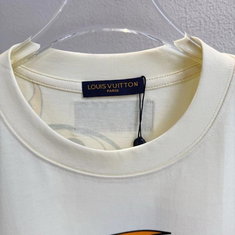 Compact Louis Vuitton T-Shirts 133218