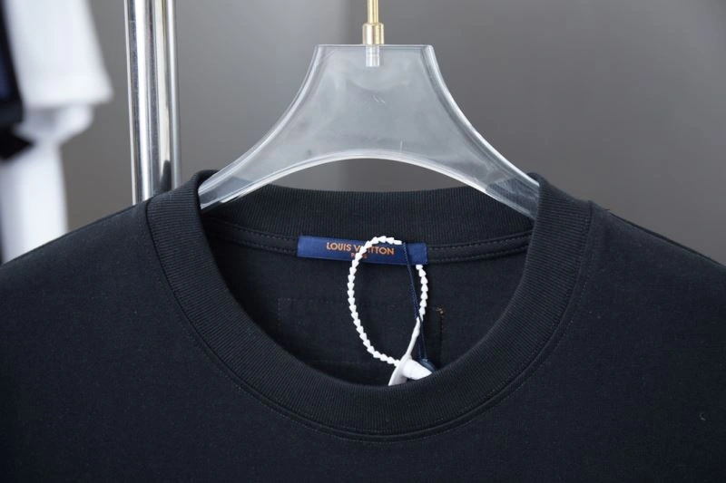 Louis Vuitton T-Shirts Comfortable 133194