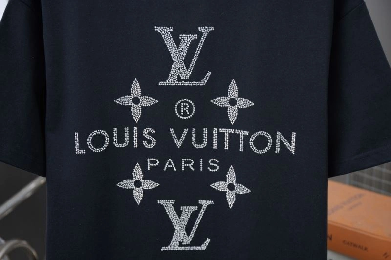 Louis Vuitton T-Shirts Comfortable 133194