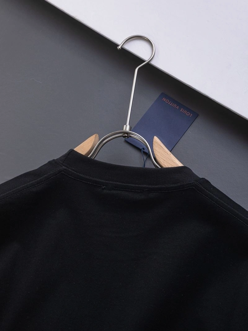 Louis Vuitton T-Shirts Minimalist 133219