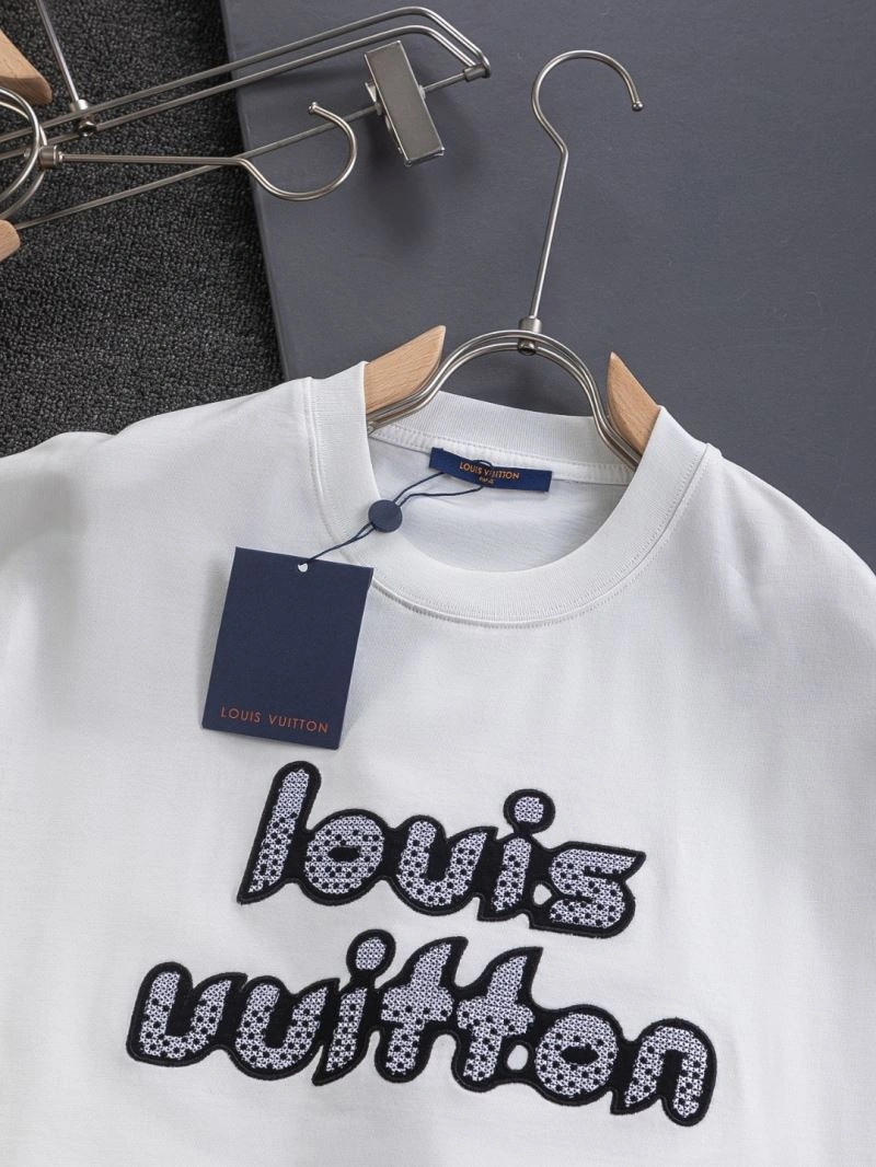 Versatile Louis Vuitton T-Shirts 133211