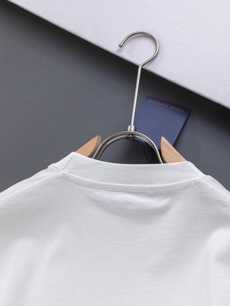 Versatile Louis Vuitton T-Shirts 133211
