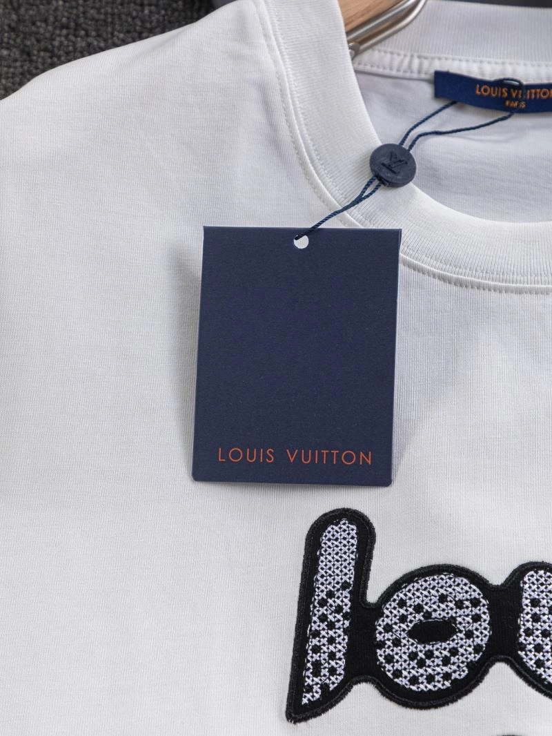 Versatile Louis Vuitton T-Shirts 133211
