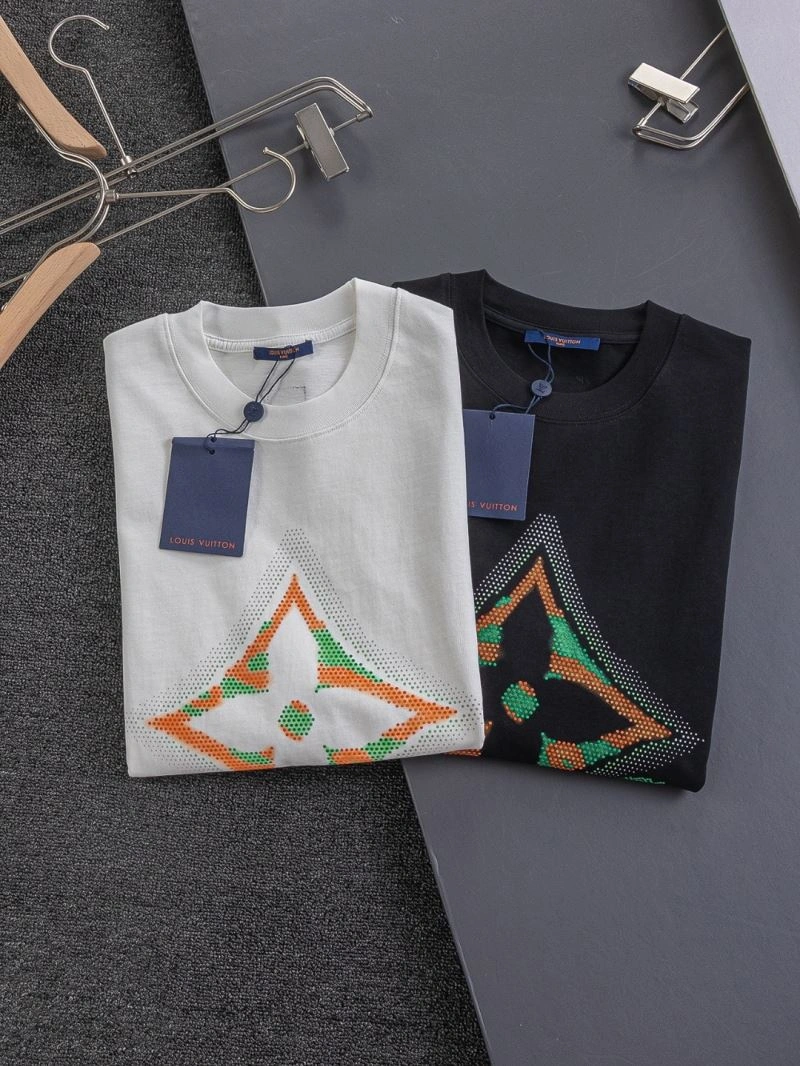 Louis Vuitton T-Shirts Casual 133205