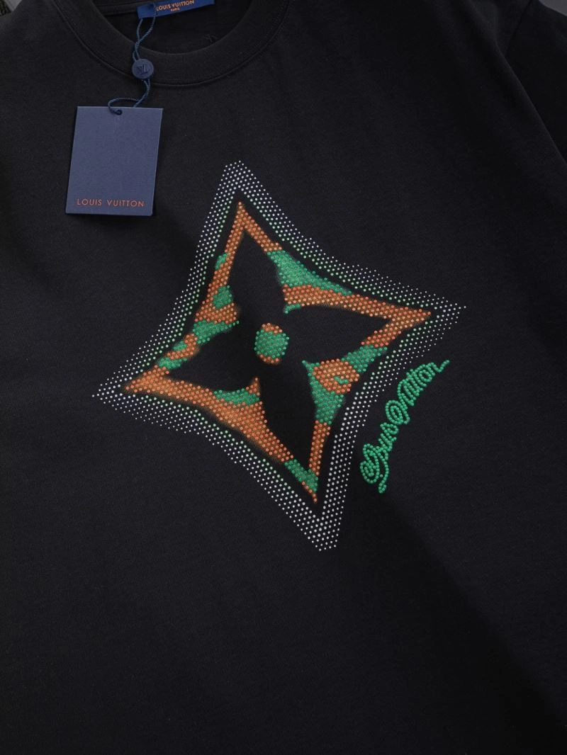 Louis Vuitton T-Shirts Casual 133205