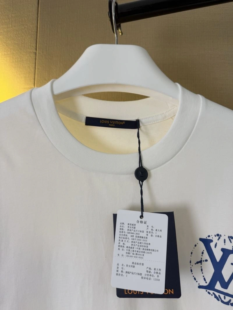 Louis Vuitton T-Shirts Lightweight 133206