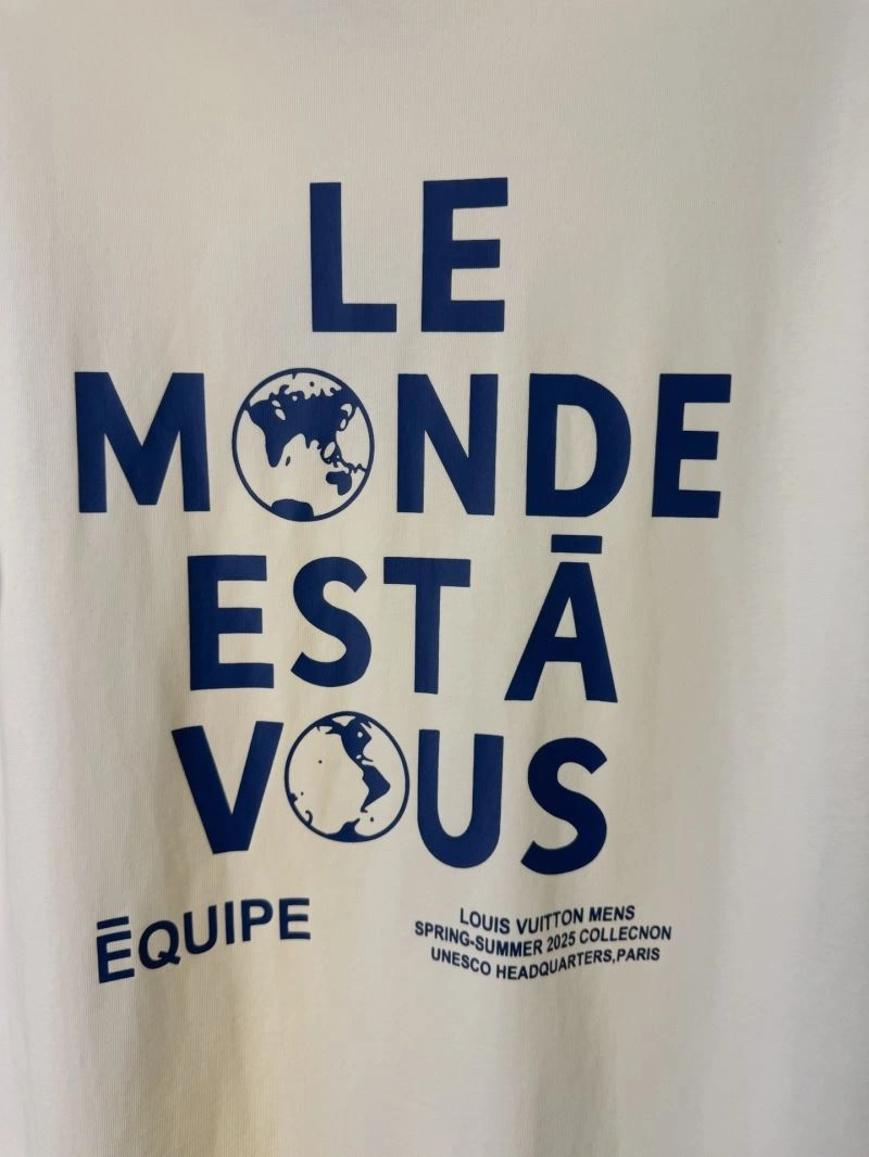 Louis Vuitton T-Shirts Lightweight 133206