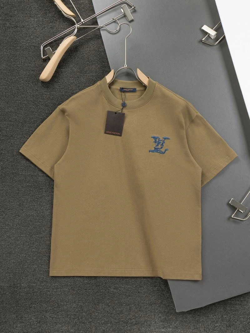 Functional Louis Vuitton T-Shirts 133182