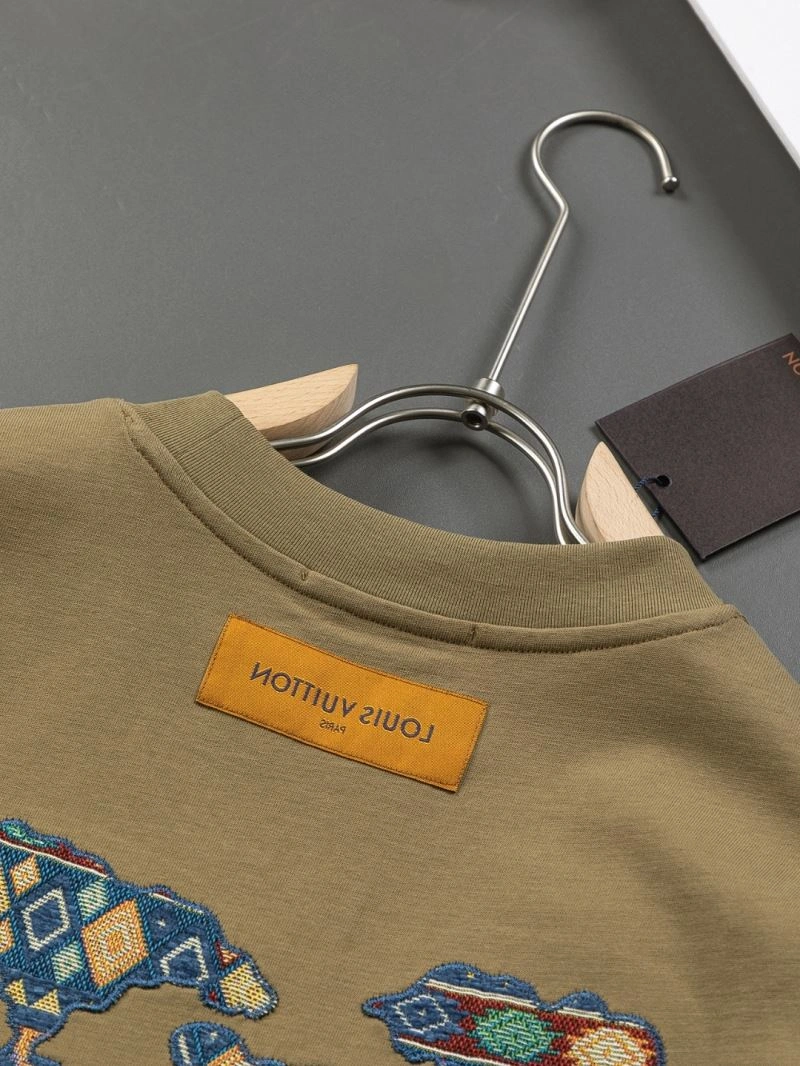 Functional Louis Vuitton T-Shirts 133182