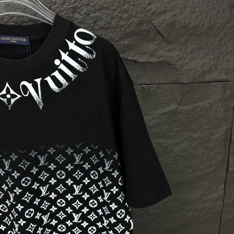 Louis Vuitton T-Shirts Seasonal 133161