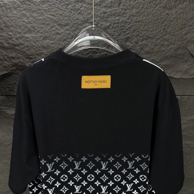 Louis Vuitton T-Shirts Seasonal 133161