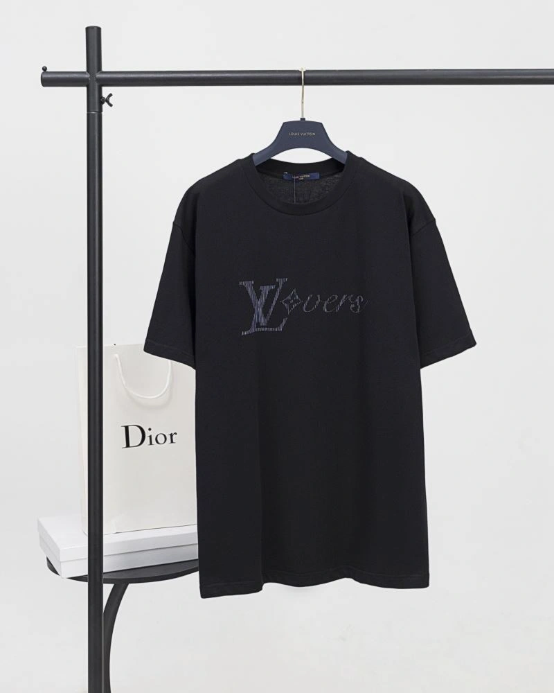 Louis Vuitton T-Shirts Popular 133167