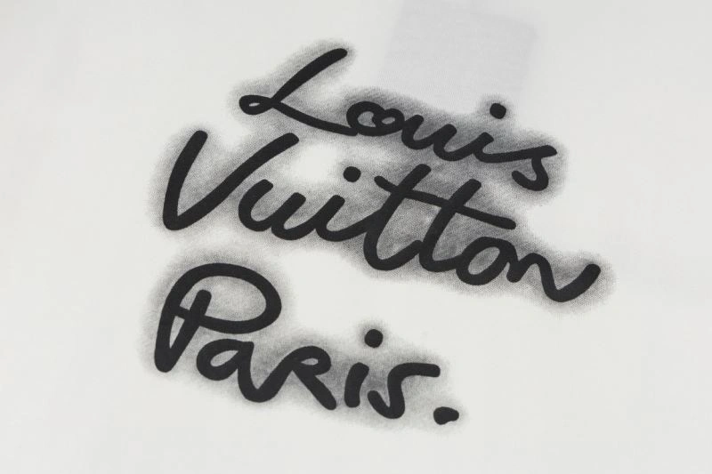 Effortless Louis Vuitton T-Shirts 133169