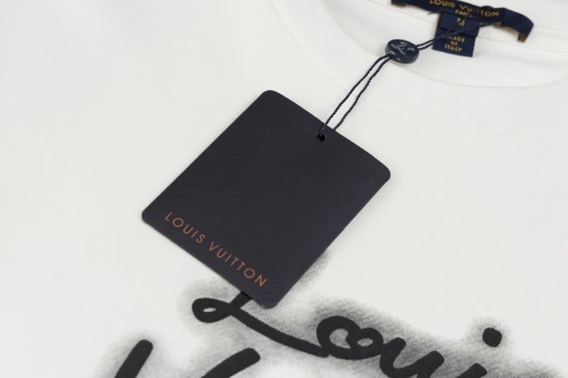 Effortless Louis Vuitton T-Shirts 133169