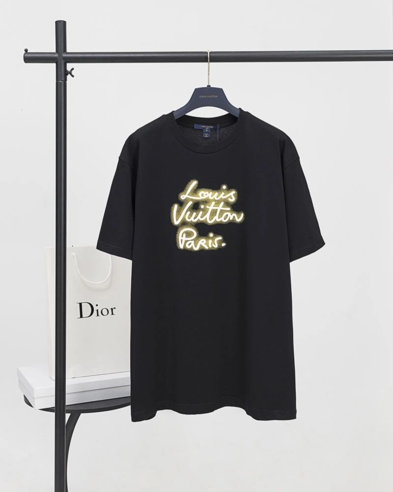 Lightweight Louis Vuitton T-Shirts 133176