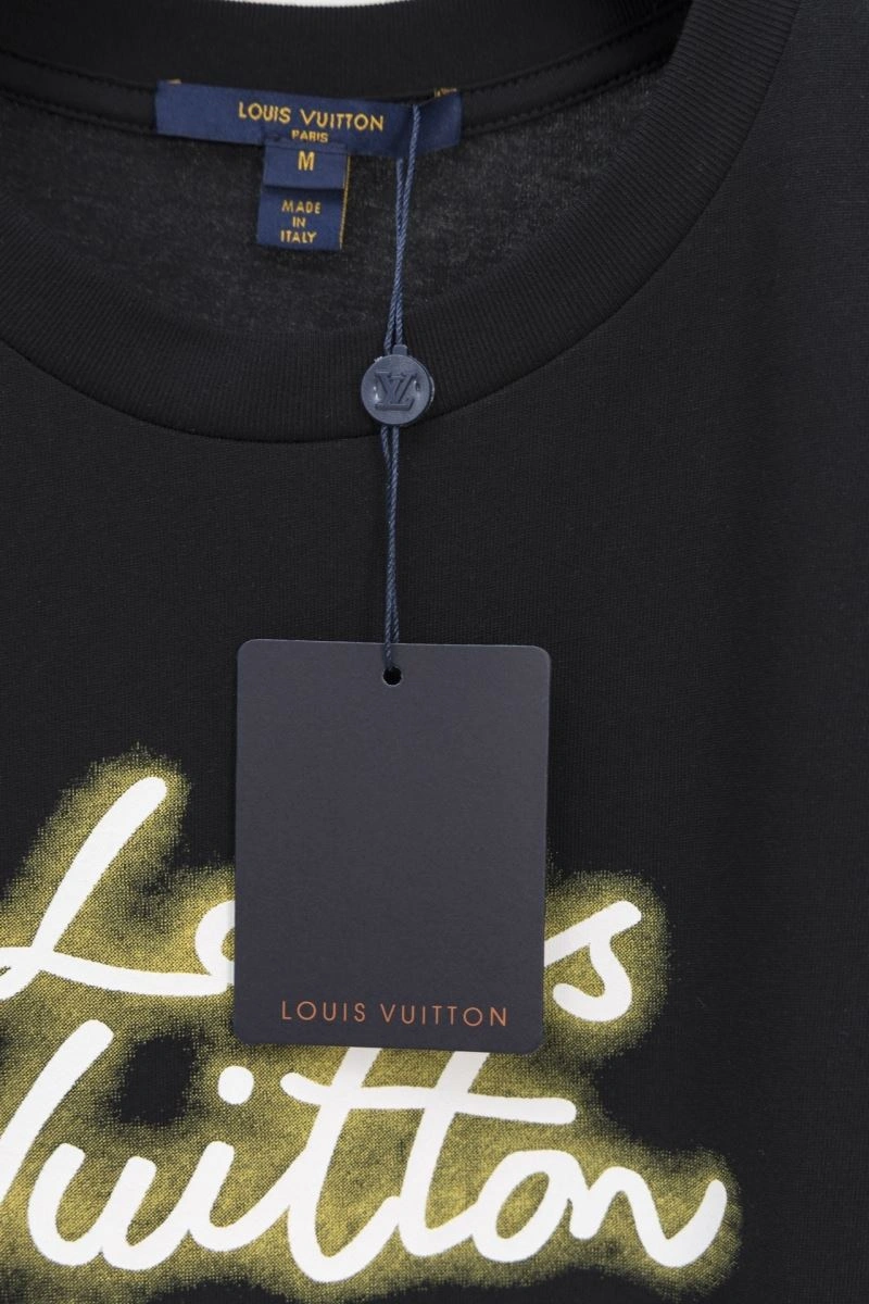 Lightweight Louis Vuitton T-Shirts 133176