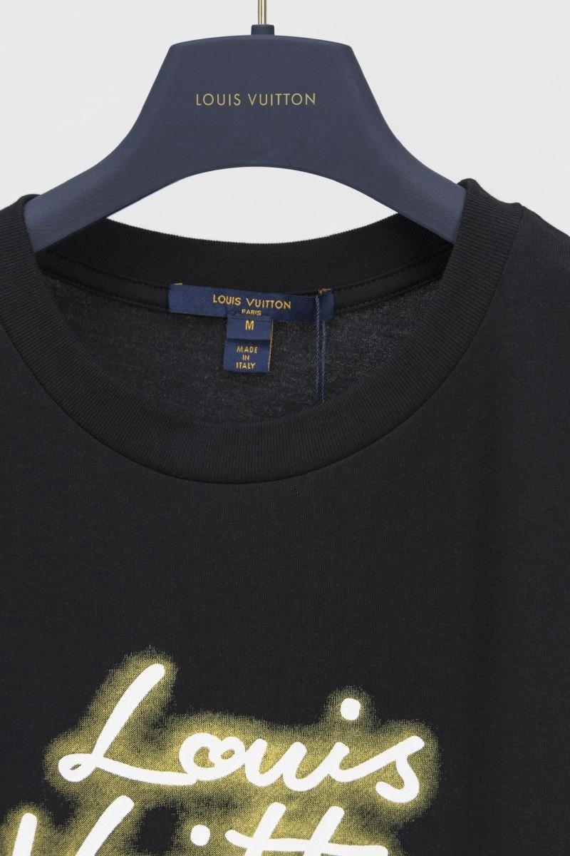 Lightweight Louis Vuitton T-Shirts 133176