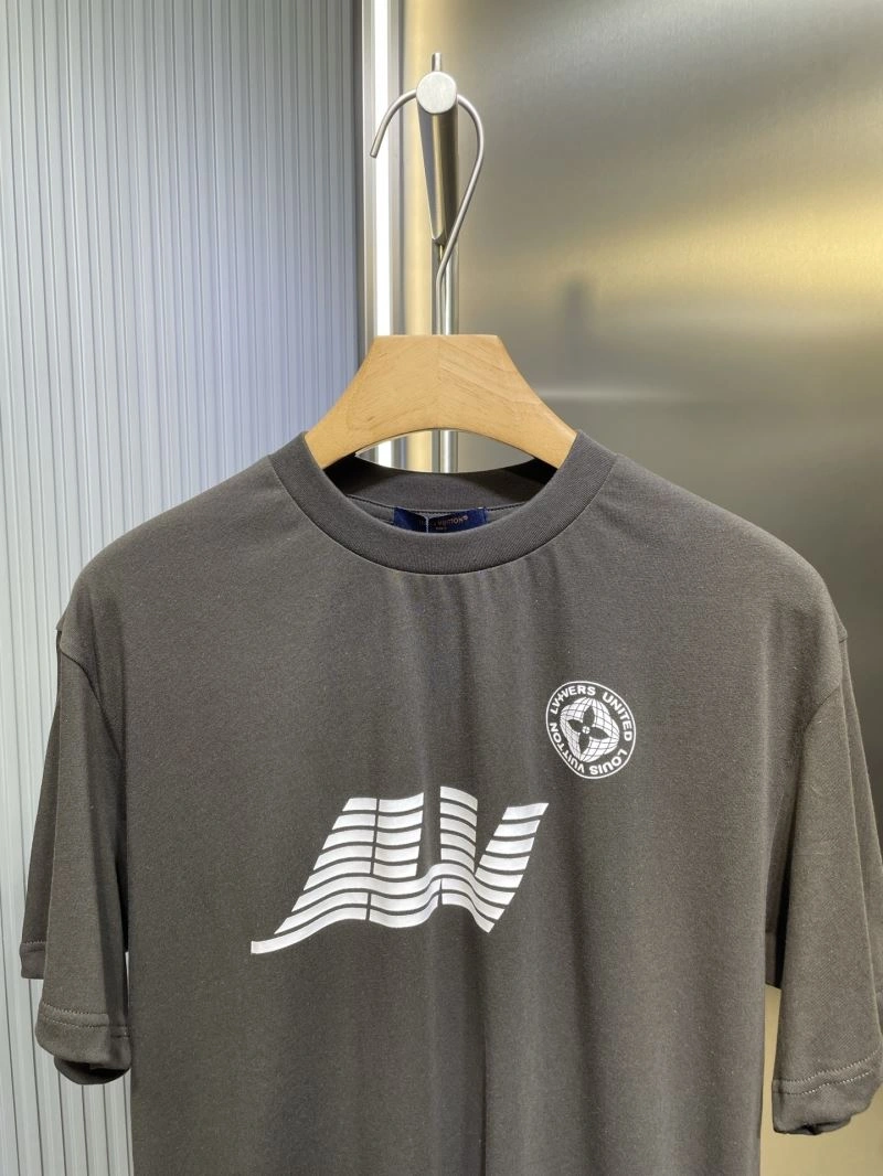 Louis Vuitton T-Shirts Trendsetting 133162