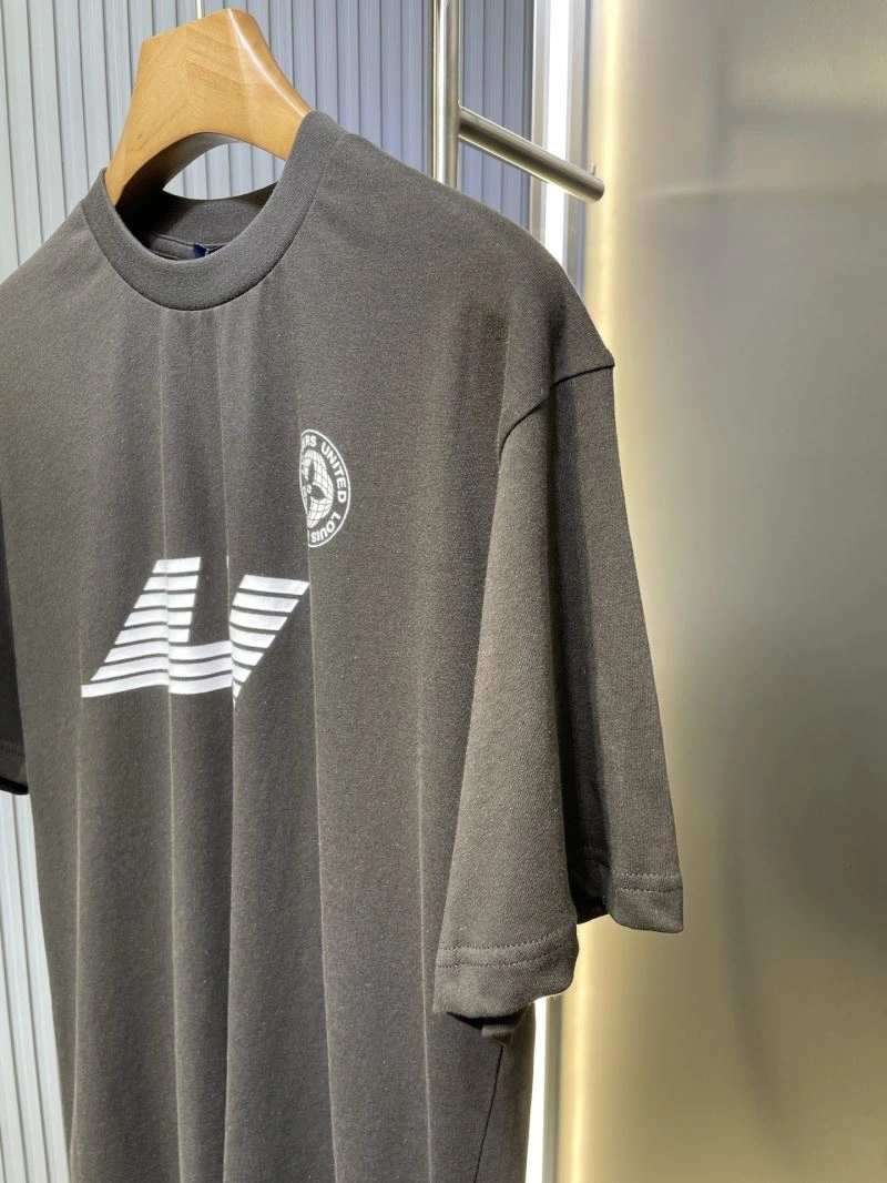 Louis Vuitton T-Shirts Trendsetting 133162