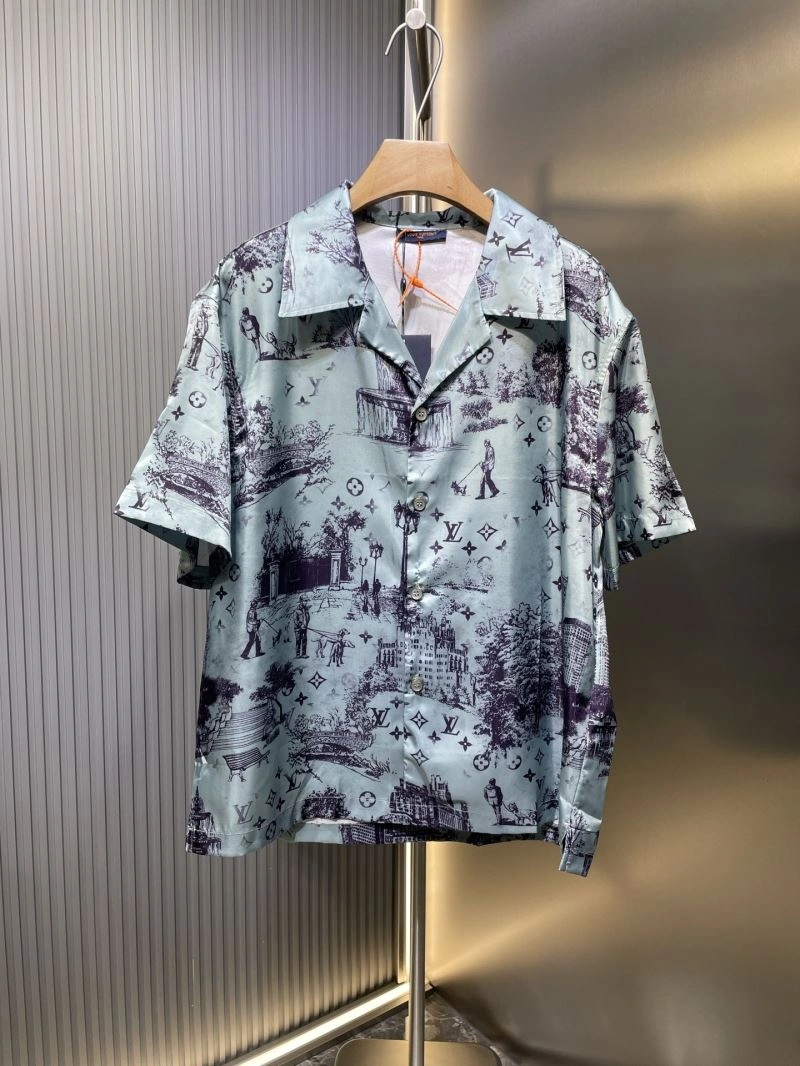 Bold Louis Vuitton T-Shirts 133149