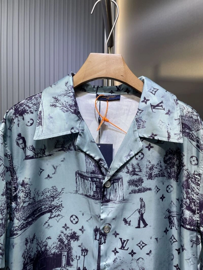 Bold Louis Vuitton T-Shirts 133149