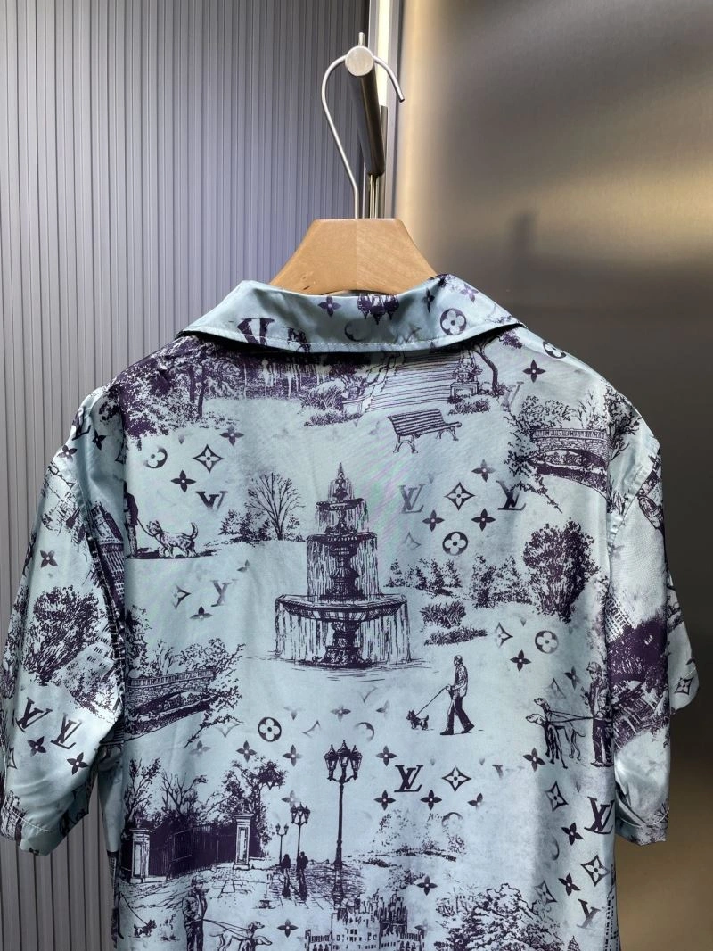 Bold Louis Vuitton T-Shirts 133149