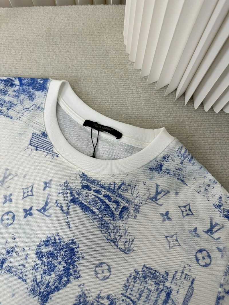 Flexible Louis Vuitton T-Shirts 132677