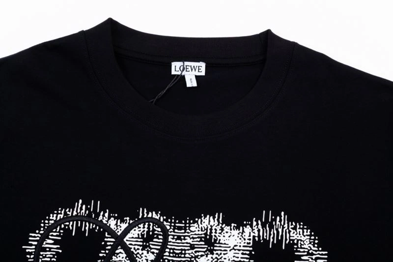 Bold Louis Vuitton T-Shirts 132653