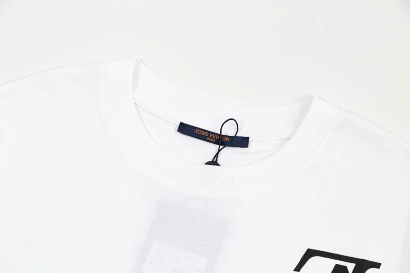 Functional Louis Vuitton T-Shirts 132647