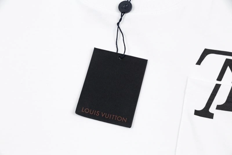 Functional Louis Vuitton T-Shirts 132647