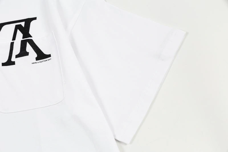 Functional Louis Vuitton T-Shirts 132647