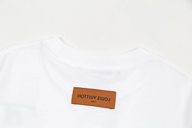 Functional Louis Vuitton T-Shirts 132647