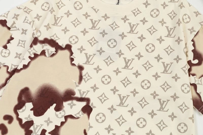 Louis Vuitton T-Shirts TimelessDesign 132635