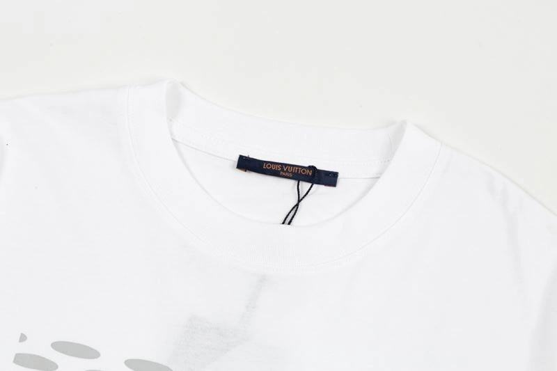 Functional Louis Vuitton T-Shirts 132626